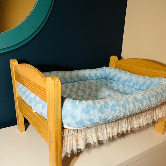 EUC PET BED - Picture 3 of 14